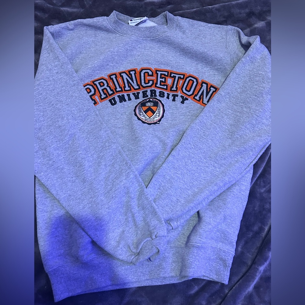 college crew. Cozy, small (oversized fit)